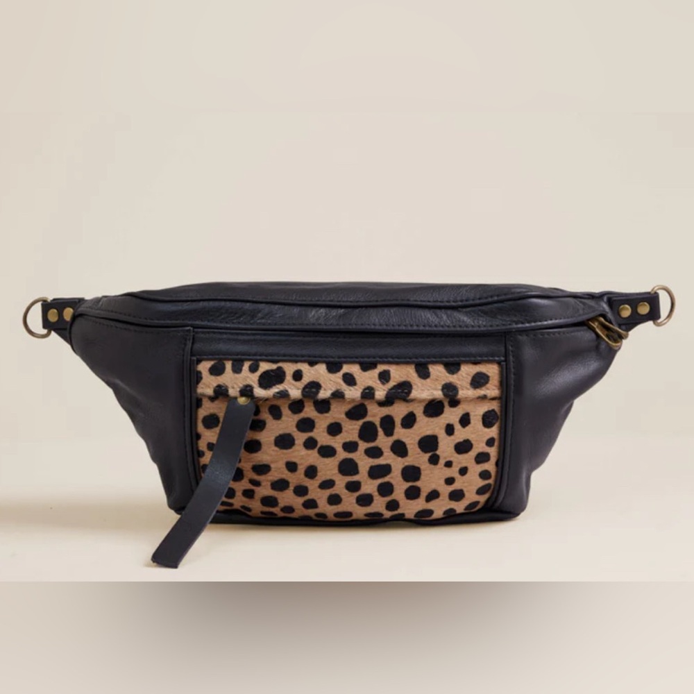 Parker Thatch Cross Your Heart Sling Bag.  Excellent like new condition.